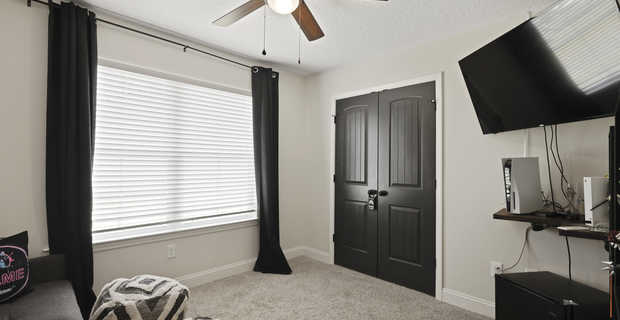 333 Dreamland St thumbnail image