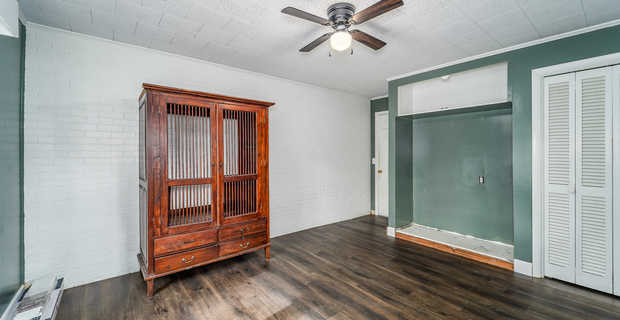583 Oak Villa Dr thumbnail image