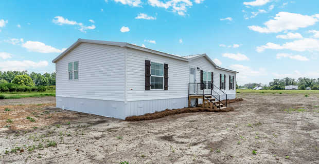 1.75 ± Acres on 4043 Lake Mayers Road thumbnail image